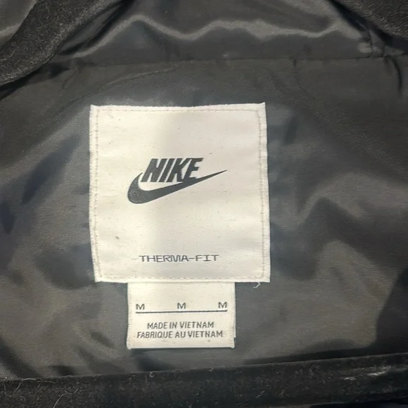 Nike Black Puffer Jacket - Picture 2 of 3